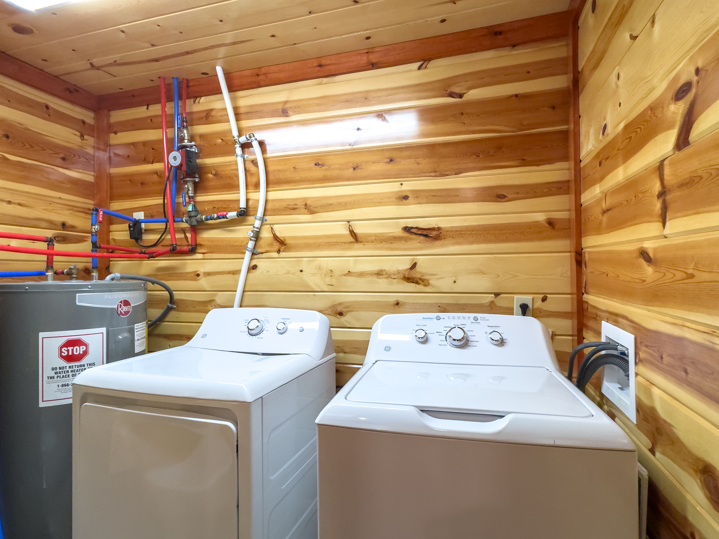 Sevierville, Tennessee, 37862, United States, 6 Bedrooms Bedrooms, ,7 BathroomsBathrooms,Residential,For Sale,1798325