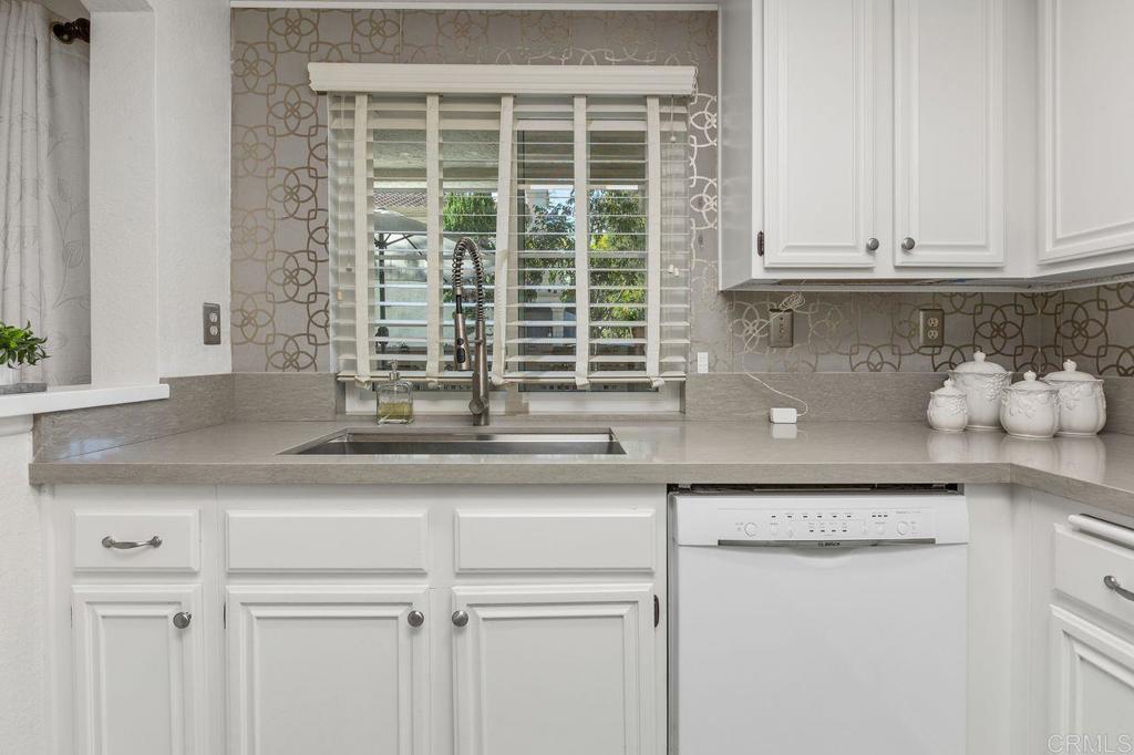 Vista, California, 92081, United States, 2 Bedrooms Bedrooms, ,2 BathroomsBathrooms,Residential,For Sale,1989582