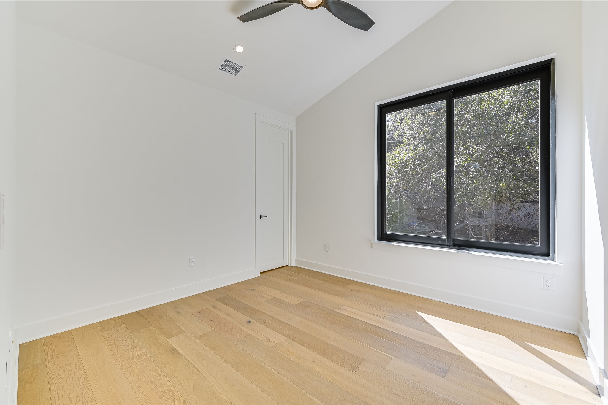  LEED-Certified Lock and Leave Lifestyle in 78704 - 物件實景