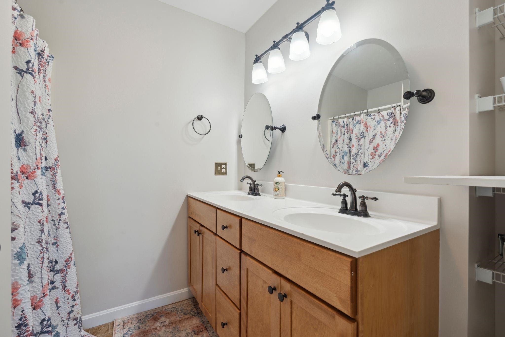 Sunapee, New Hampshire, 03782, United States, 4 Bedrooms Bedrooms, ,3 BathroomsBathrooms,Residential,For Sale,1892767