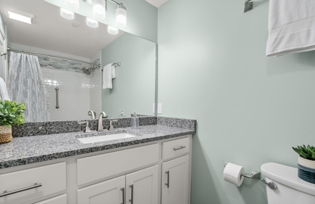 Boston, Massachusetts, 02132, United States, 2 Bedrooms Bedrooms, ,2 BathroomsBathrooms,Residential,For Sale,1987705