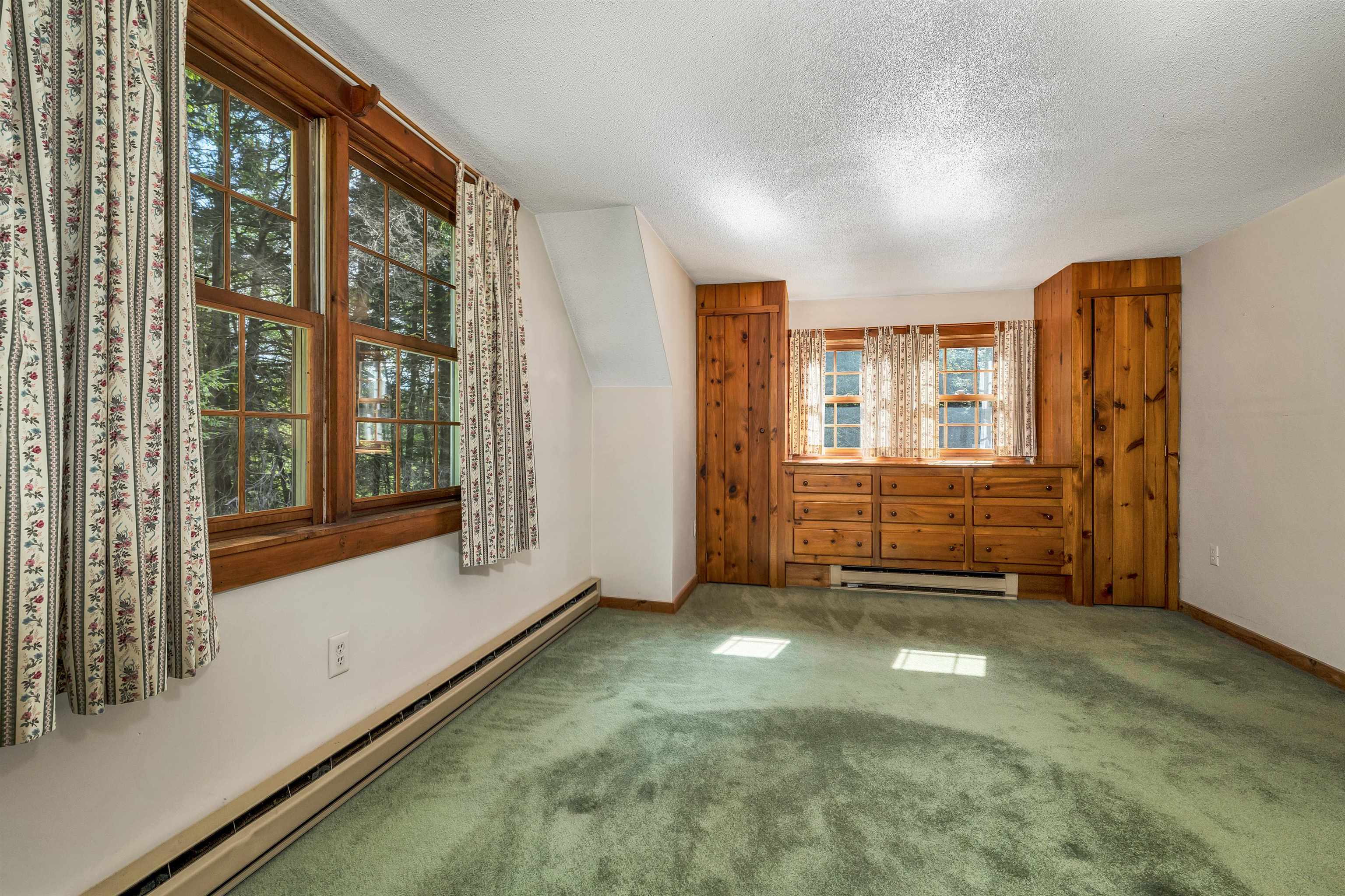 Chesterfield, New Hampshire, 03466, United States, 4 Bedrooms Bedrooms, ,2 BathroomsBathrooms,Residential,For Sale,1934189