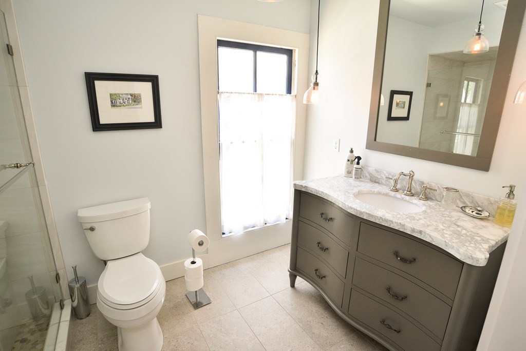 Cape Charles, Virginia, 23310, United States, 3 Bedrooms Bedrooms, ,4 BathroomsBathrooms,Residential,For Sale,1826996