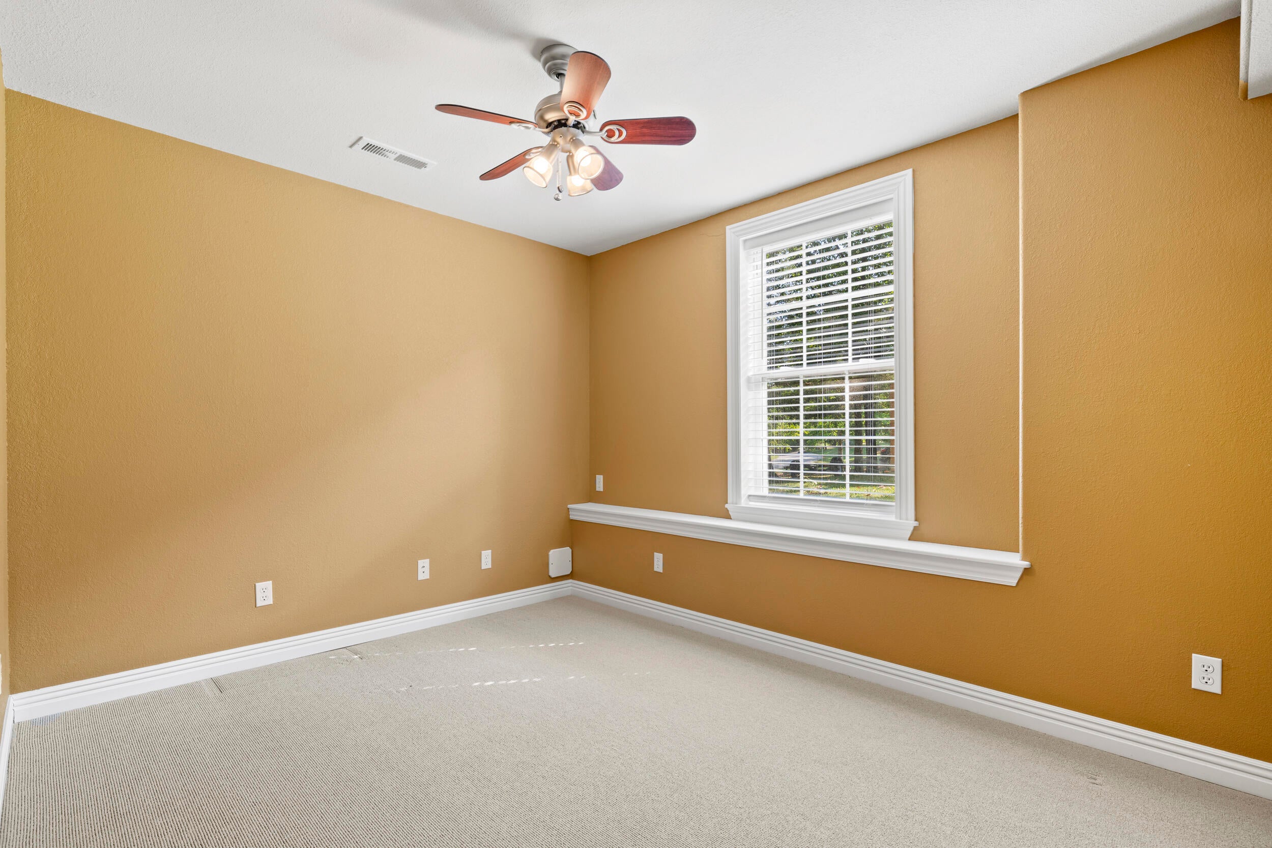 Kimberling City, Missouri, 65686, United States, 5 Bedrooms Bedrooms, ,4 BathroomsBathrooms,Residential,For Sale,1883483