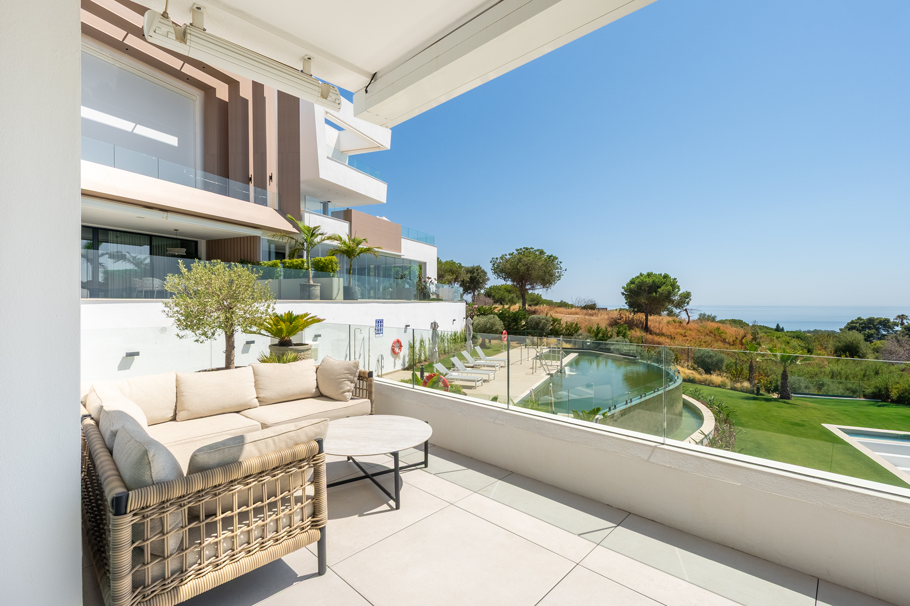  Contemporary apartment with panoramic sea views in Cabopino, Marbella - 物件實景