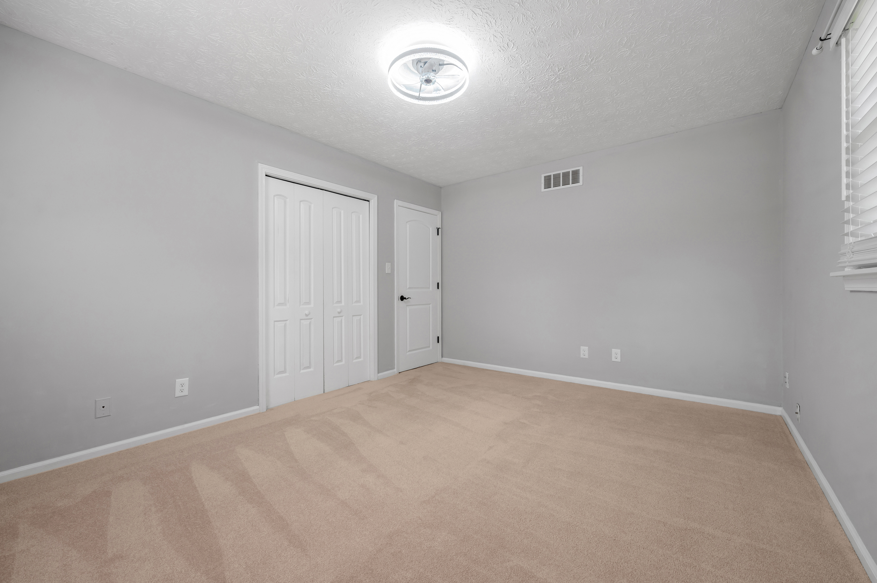  568 Merrimac Drive - 物件實景