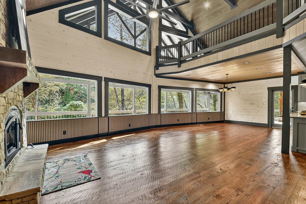 Mineral Bluff, Georgia, 30559, United States, 4 Bedrooms Bedrooms, ,5 BathroomsBathrooms,Residential,For Sale,1986837