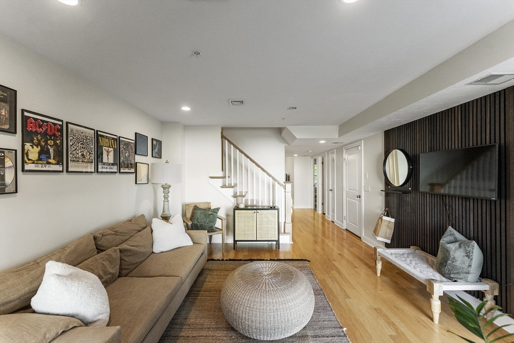 Plymouth, Massachusetts, 02360, United States, 2 Bedrooms Bedrooms, ,3 BathroomsBathrooms,Residential,For Sale,1999715