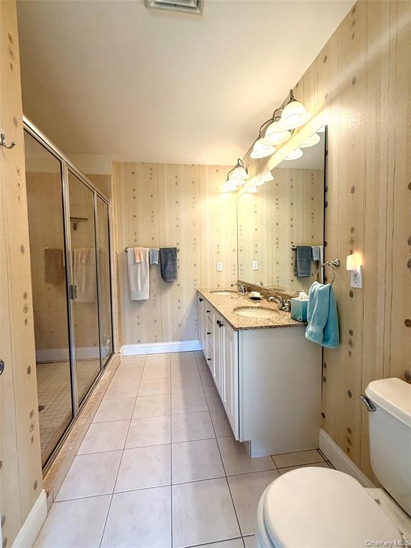 Hyde Park, New York, 12538, United States, 3 Bedrooms Bedrooms, ,4 BathroomsBathrooms,Residential,For Sale,1977599