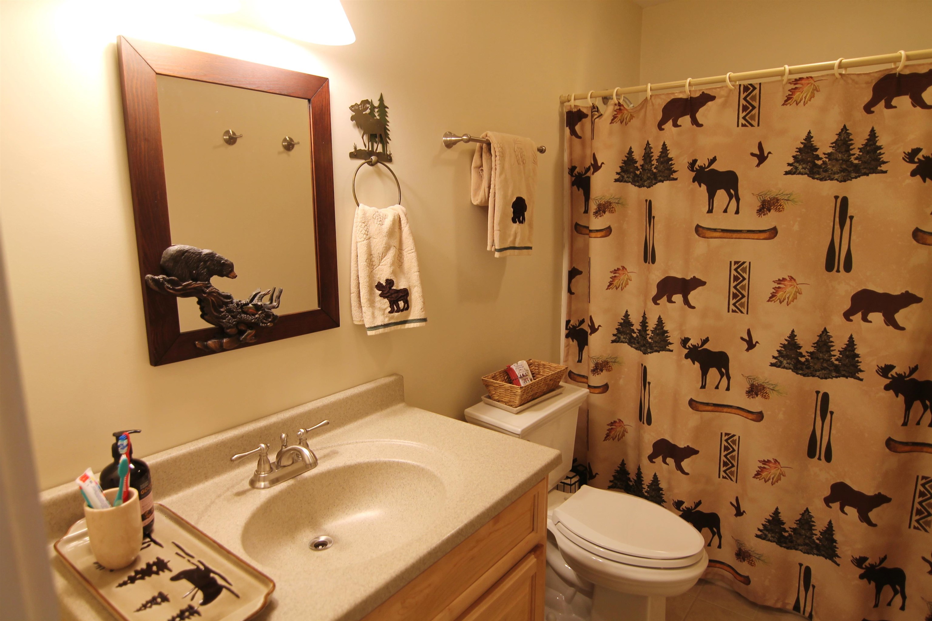 Lincoln, New Hampshire, 03251, United States, 3 Bedrooms Bedrooms, ,2 BathroomsBathrooms,Residential,For Sale,1732060