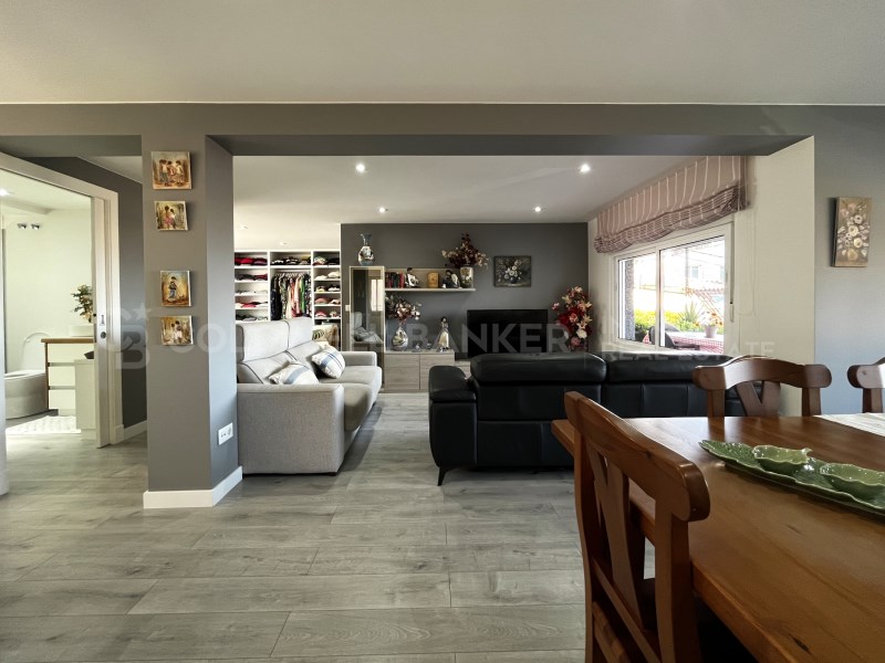 Pontevedra, Vigo, Comesa?a - Matam?, Matam? Pontev, Vigo, Galicia, ES, 4 Bedrooms Bedrooms, ,3 BathroomsBathrooms,Residential,For Sale,Pontevedra, Vigo, Comesa?a - Matam?, Matam? Pontev,1599052