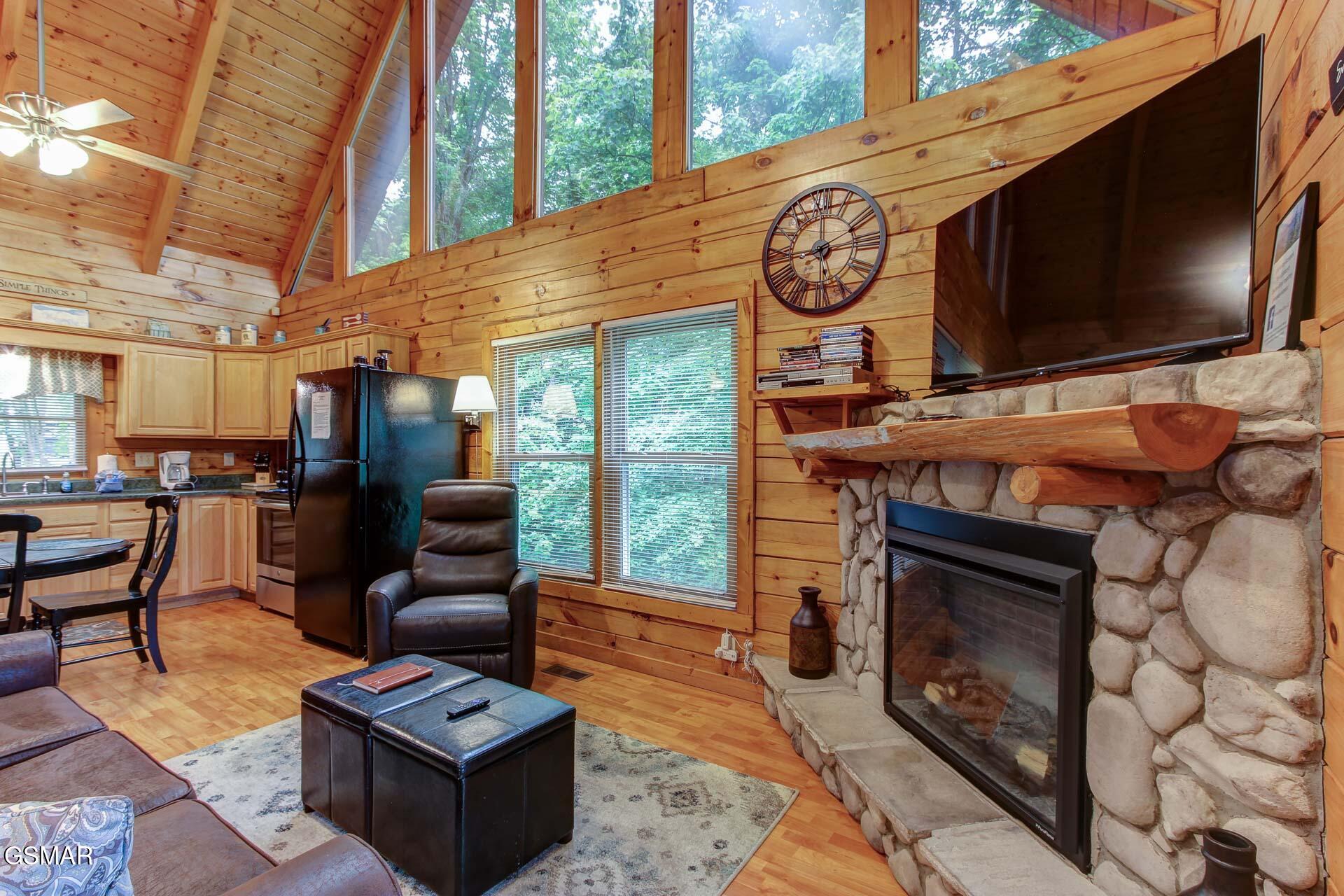 Sevierville, Tennessee, 37876, United States, 2 Bedrooms Bedrooms, ,2 BathroomsBathrooms,Residential,For Sale,1873057