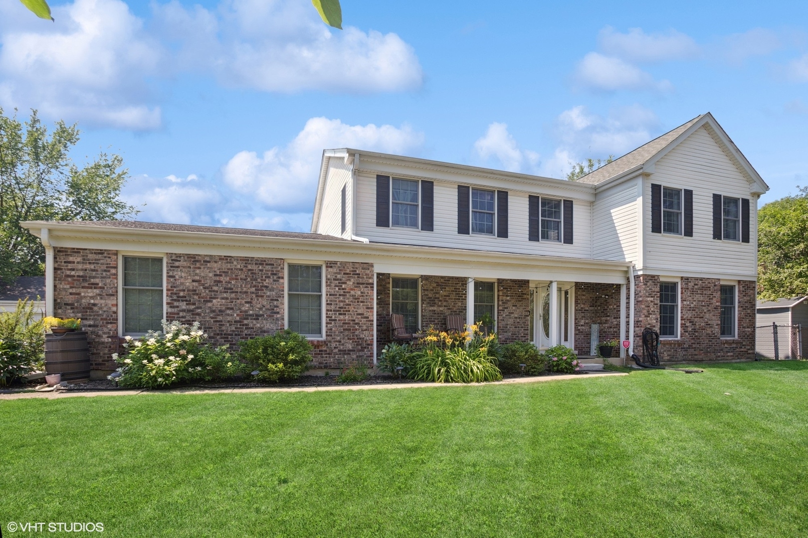 Barrington, Illinois, 60010, United States, 4 Bedrooms Bedrooms, ,3 BathroomsBathrooms,Residential,For Sale,1989548