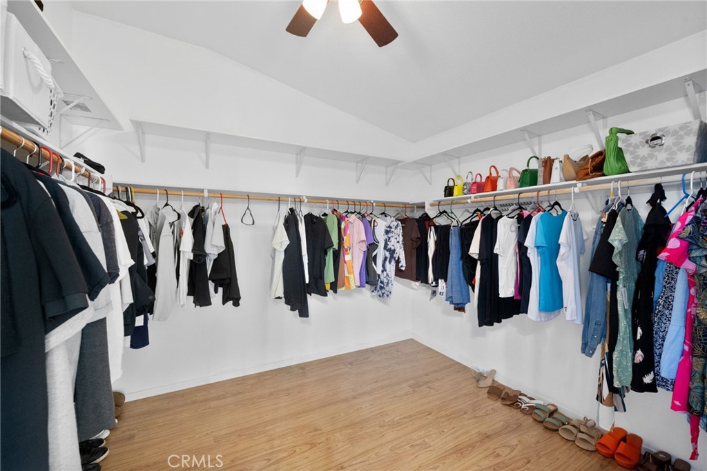 Lake Elsinore, California, 92532, United States, 5 Bedrooms Bedrooms, ,4 BathroomsBathrooms,Residential,For Sale,1989884