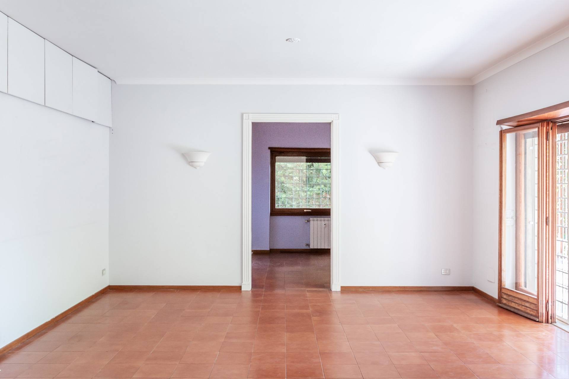 Roma, Roma, 00100, IT, 3 Bedrooms Bedrooms, ,2 BathroomsBathrooms,Residential,For Sale,1963202