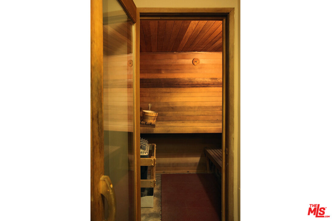 Los Angeles, California, 90027, United States, 1 Bedroom Bedrooms, ,1 BathroomBathrooms,Residential,For Sale,1913700