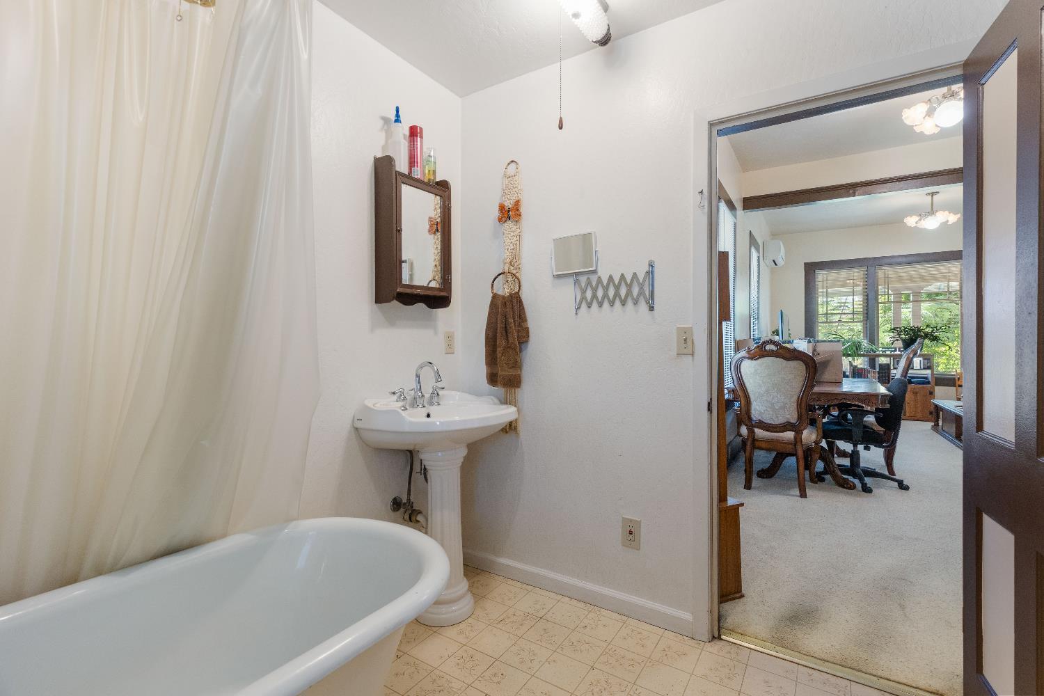 Grass Valley, California, 95945, United States, 2 Bedrooms Bedrooms, ,2 BathroomsBathrooms,Residential,For Sale,1928164