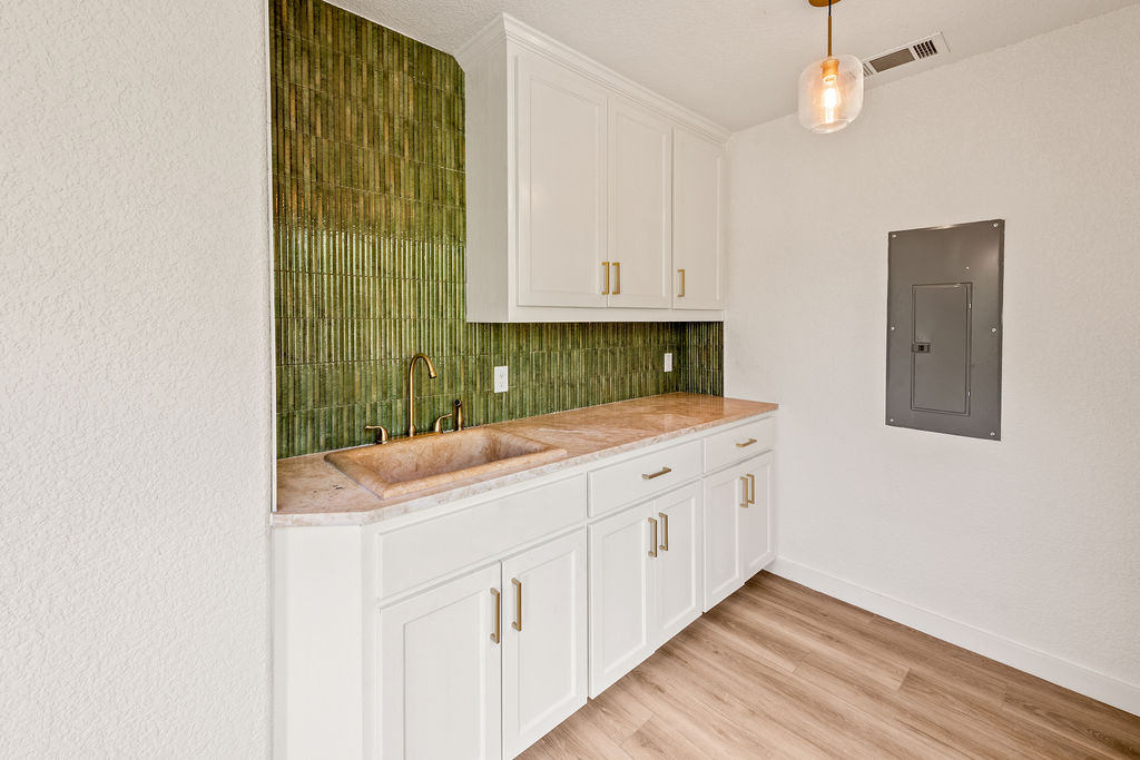 Wimberley, Texas, 78676, United States, 2 Bedrooms Bedrooms, ,2 BathroomsBathrooms,Residential,For Sale,1942649