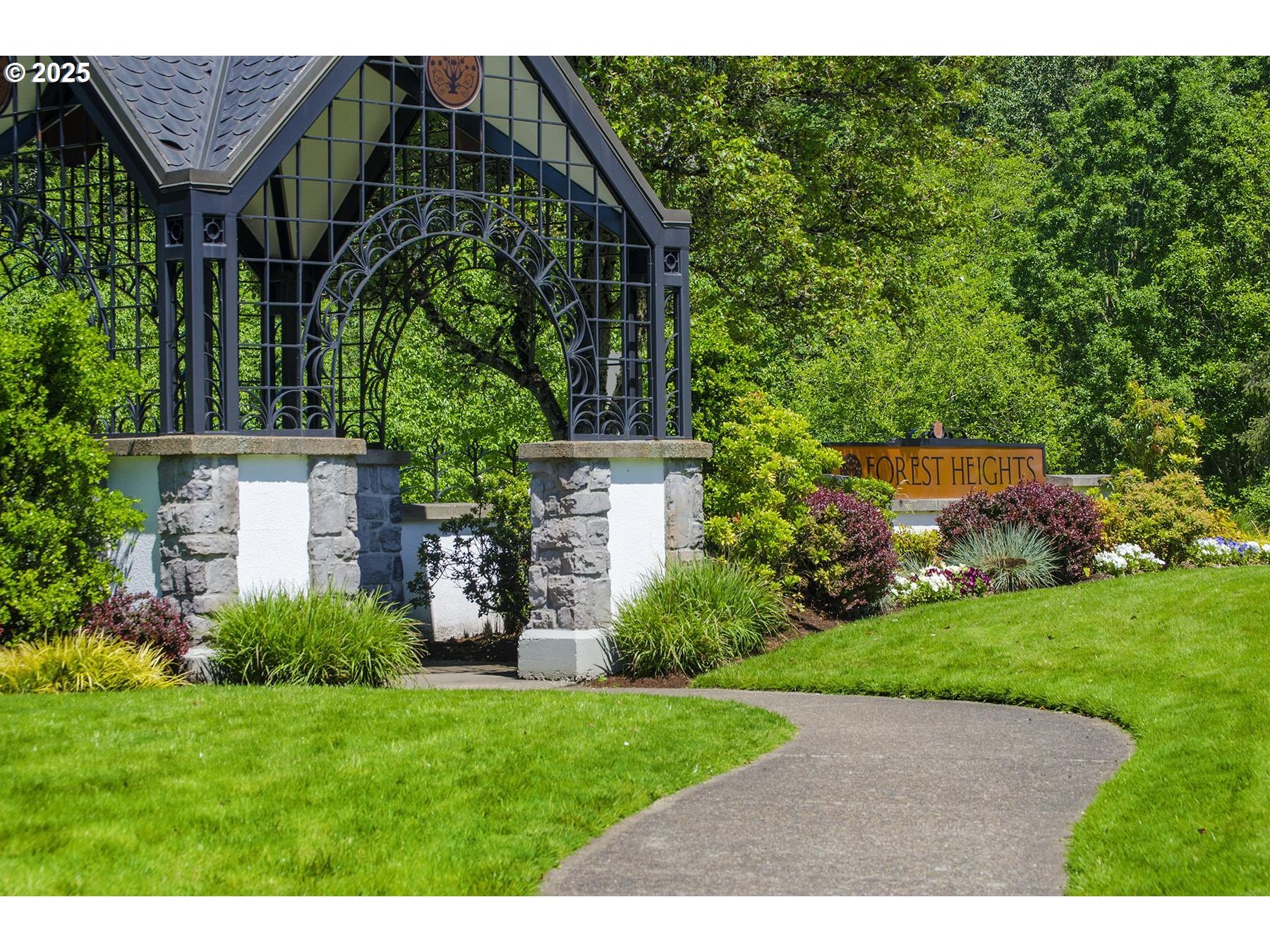 Portland, Oregon, 97229, United States, 2 Bedrooms Bedrooms, ,2 BathroomsBathrooms,Residential,For Sale,1925934