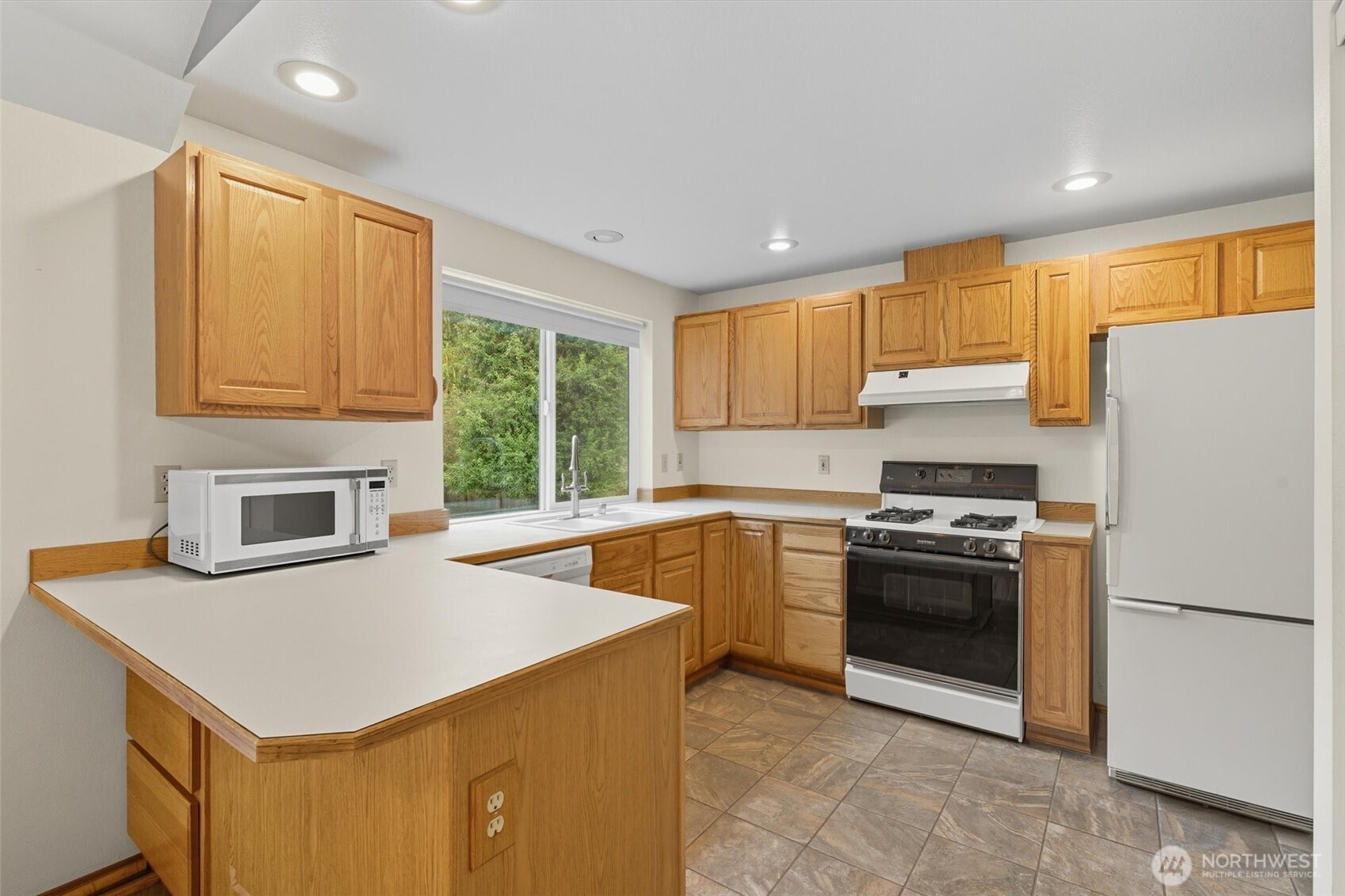 Port Orchard, Washington, 98367, United States, 3 Bedrooms Bedrooms, ,2 BathroomsBathrooms,Residential,For Sale,1954676