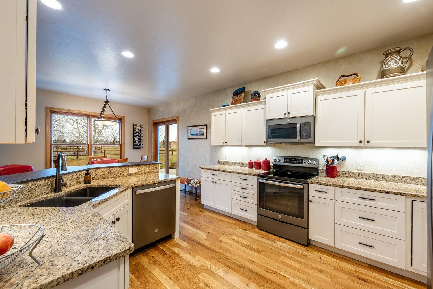 Sheridan, Wyoming, 82801, United States, 2 Bedrooms Bedrooms, ,2 BathroomsBathrooms,Residential,For Sale,2006254