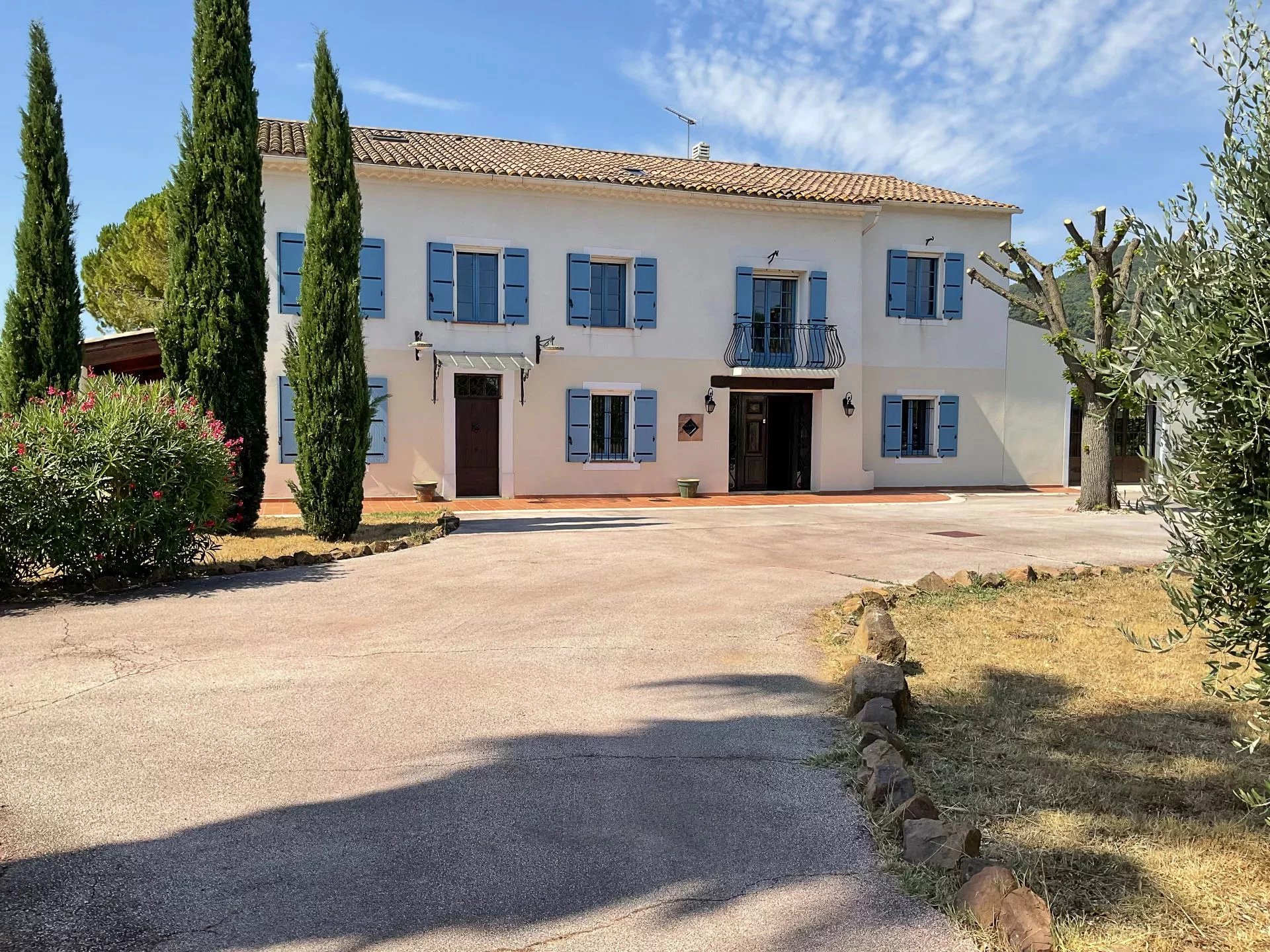 Solliès-Pont, Provence-Alpes-Côte d’Azur, 83210, FR, 5 Bedrooms Bedrooms, ,6 BathroomsBathrooms,Residential,For Sale,1907587