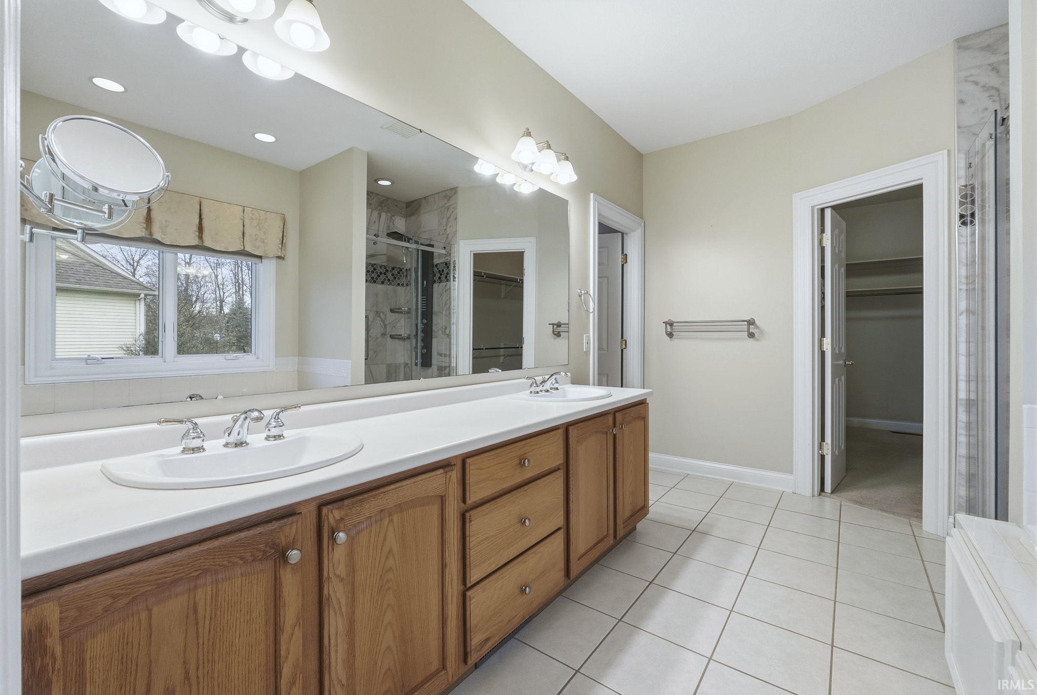 Fort Wayne, Indiana, 46814, United States, 4 Bedrooms Bedrooms, ,5 BathroomsBathrooms,Residential,For Sale,2001824