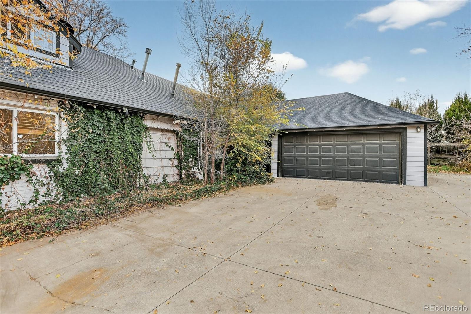 Lakewood, Colorado, 80215, United States, 4 Bedrooms Bedrooms, ,3 BathroomsBathrooms,Residential,For Sale,1991783