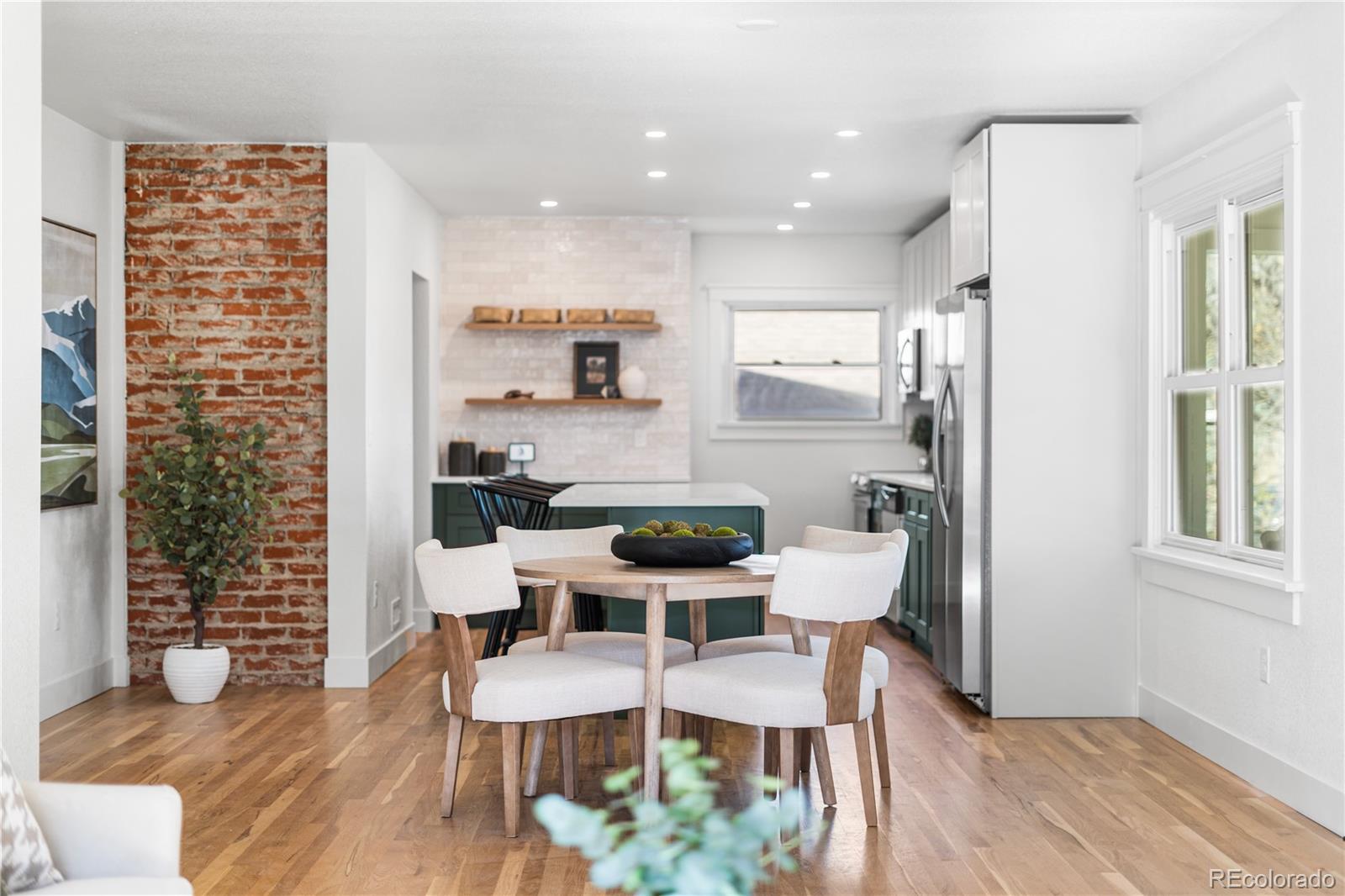 Englewood, Colorado, 80110, United States, 4 Bedrooms Bedrooms, ,2 BathroomsBathrooms,Residential,For Sale,1993019