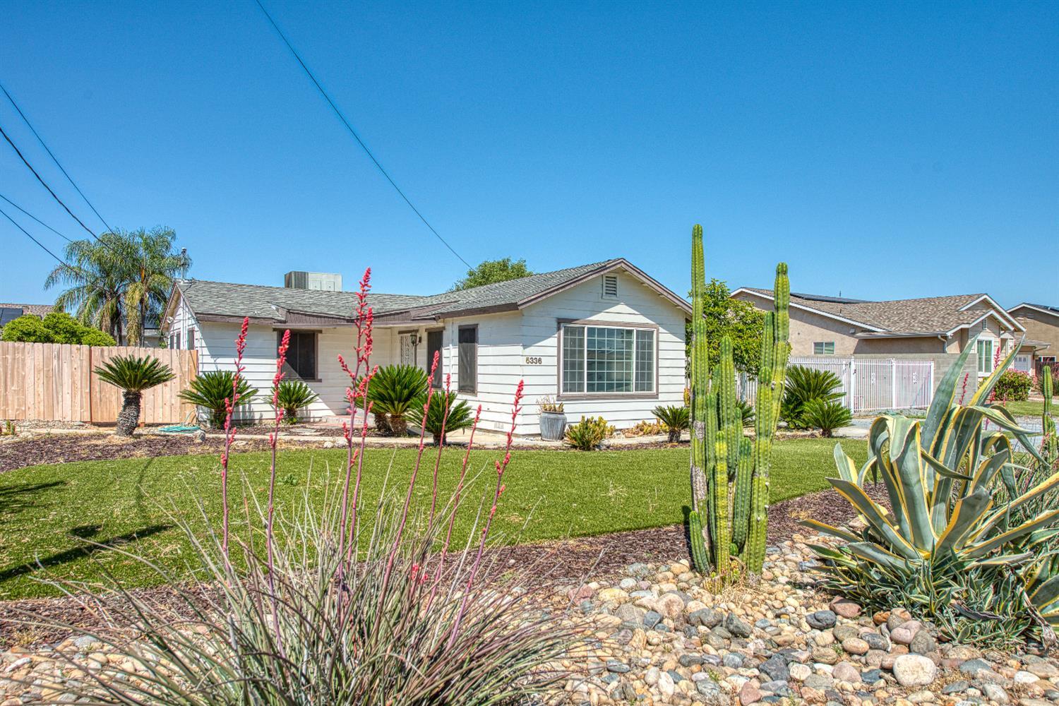 Fresno, California, 93722, United States, 3 Bedrooms Bedrooms, ,2 BathroomsBathrooms,Residential,For Sale,2039755