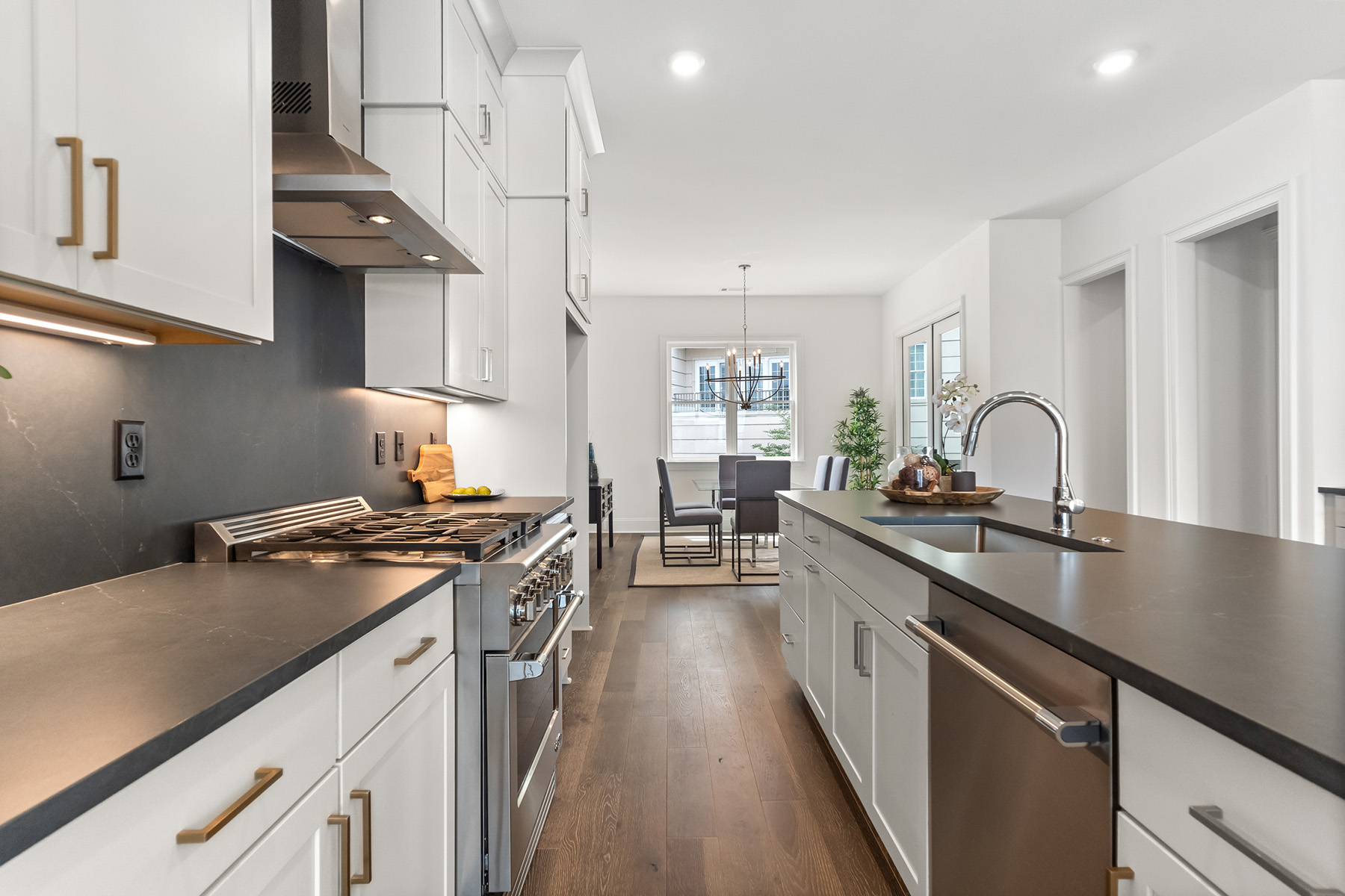  Upscale City Living in Beautiful New Townhome - 物件實景