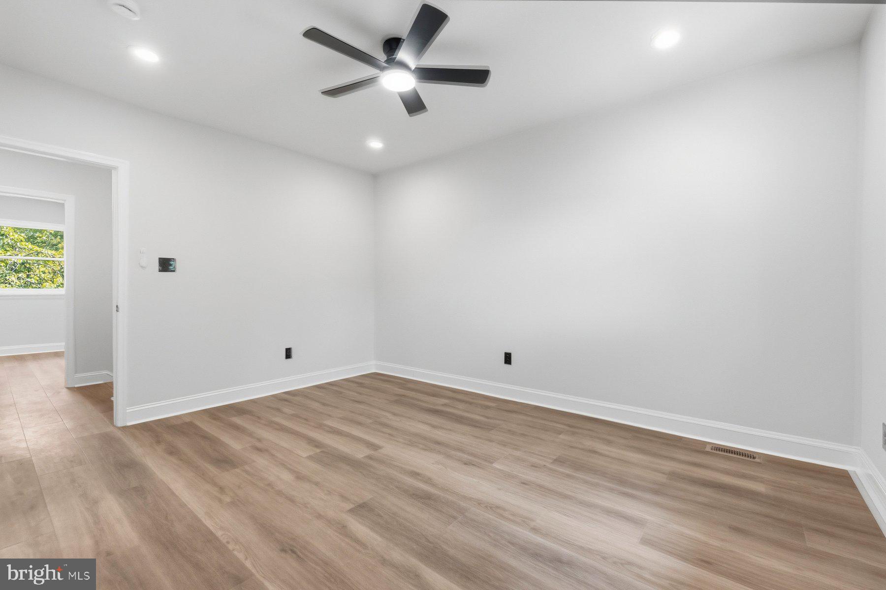 Alexandria, Virginia, 22314, United States, 2 Bedrooms Bedrooms, ,3 BathroomsBathrooms,Residential,For Sale,2049210