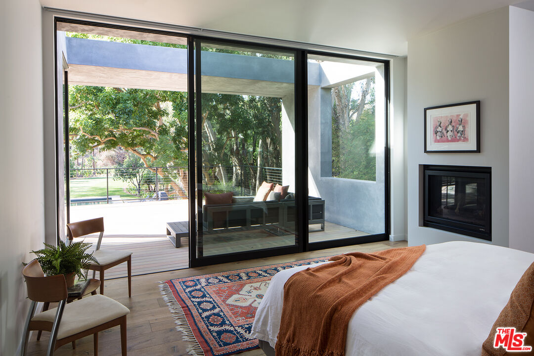 Malibu, California, 90265, United States, 4 Bedrooms Bedrooms, ,3 BathroomsBathrooms,Residential,For Sale,1917899