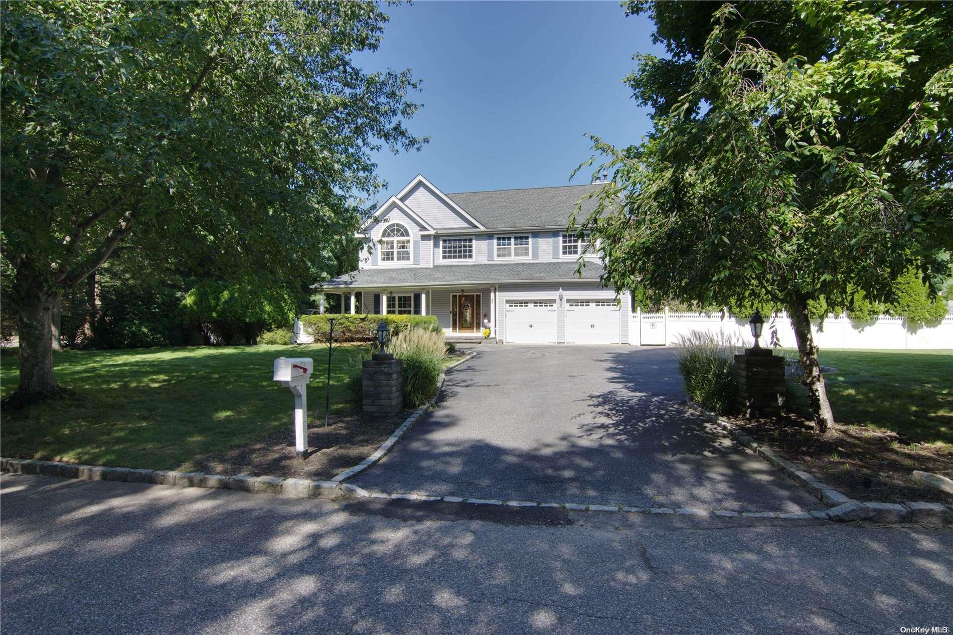 Smithtown, New York, 11787, United States, 4 Bedrooms Bedrooms, ,3 BathroomsBathrooms,Residential,For Sale,1728654