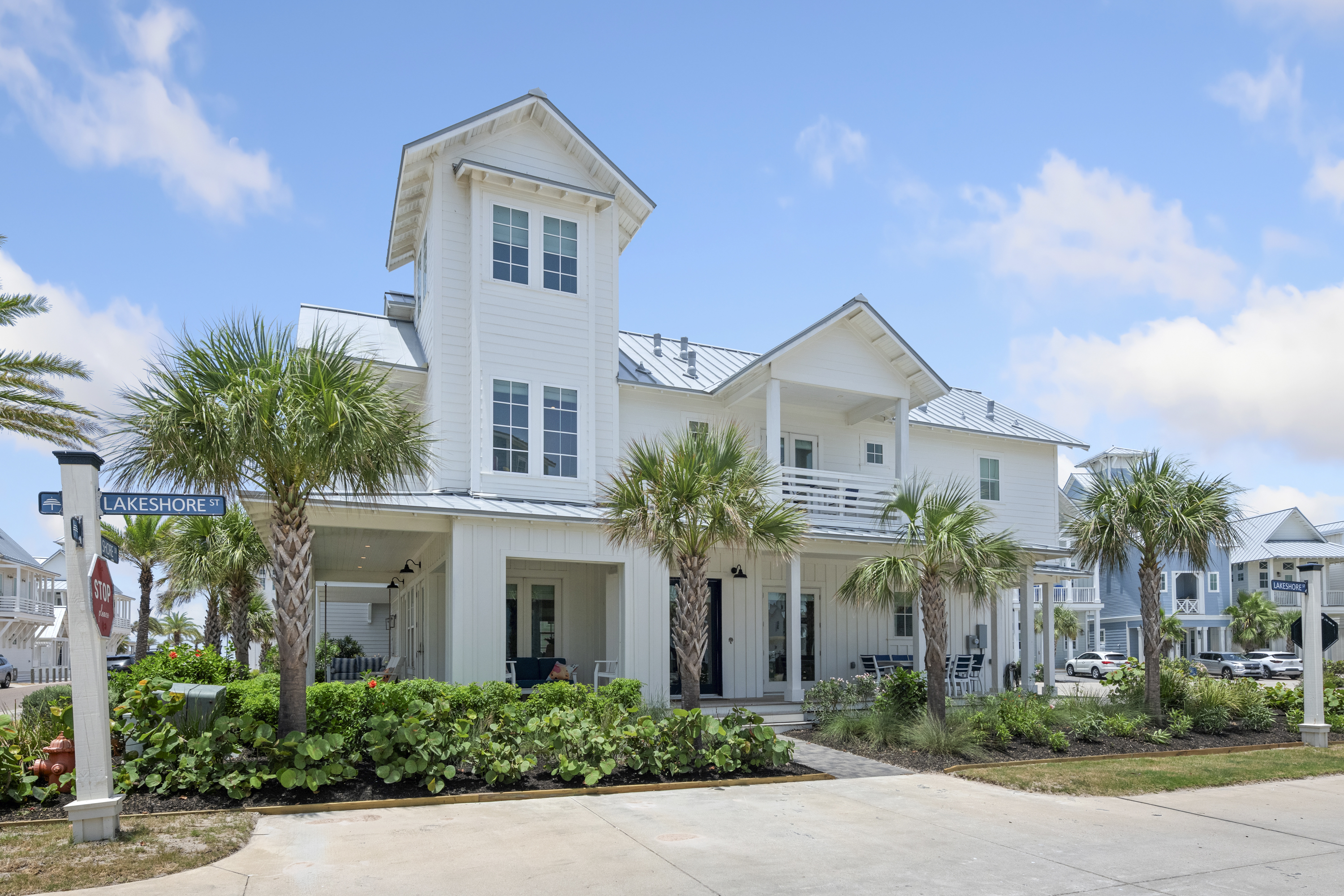 Corner Lot Luxury in Cinnamon Shore South - 物件實景