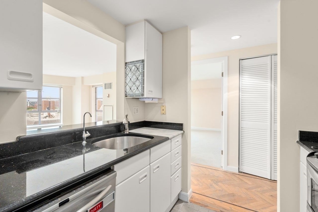 Cambridge, Massachusetts, 02139, United States, 1 Bedroom Bedrooms, ,2 BathroomsBathrooms,Residential,For Sale,1866549