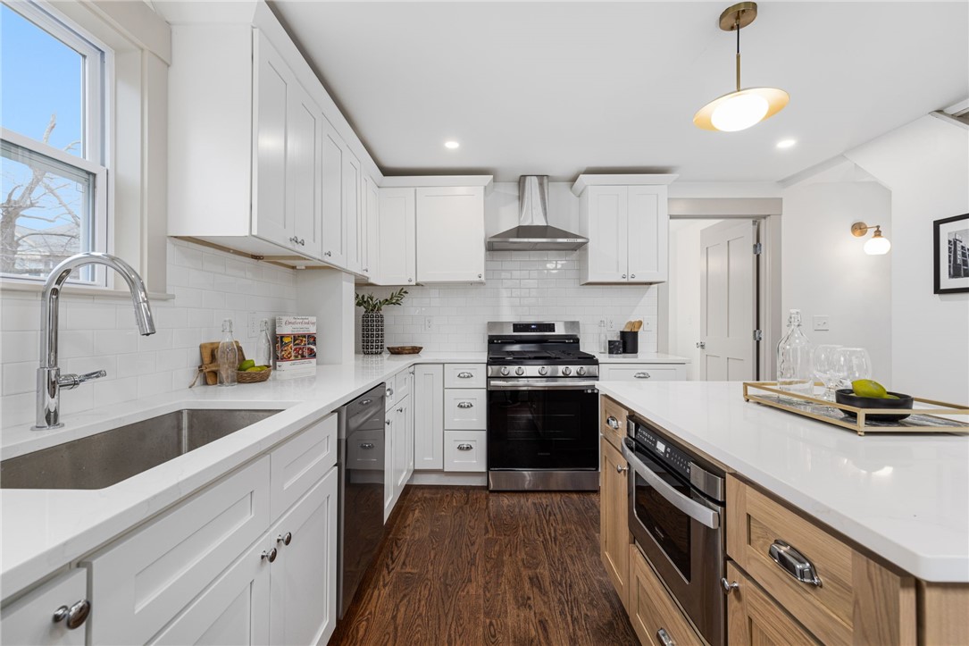 Providence, Rhode Island, 02906, United States, 4 Bedrooms Bedrooms, ,3 BathroomsBathrooms,Residential,For Sale,2000576