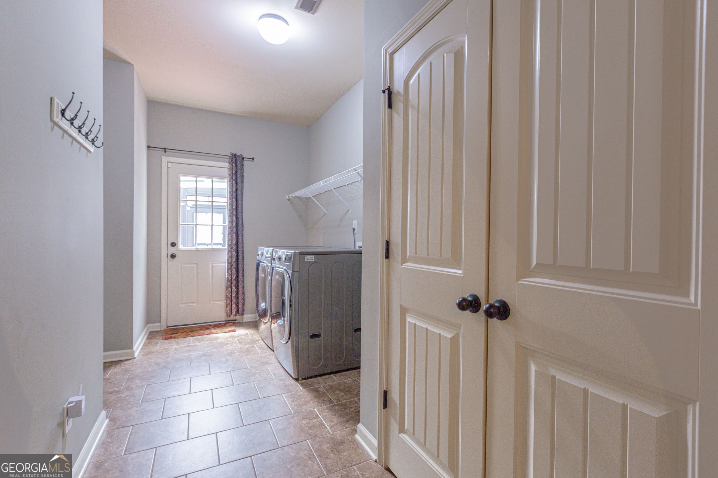 Senoia, Georgia, 30276, United States, 4 Bedrooms Bedrooms, ,3 BathroomsBathrooms,Residential,For Sale,1970203