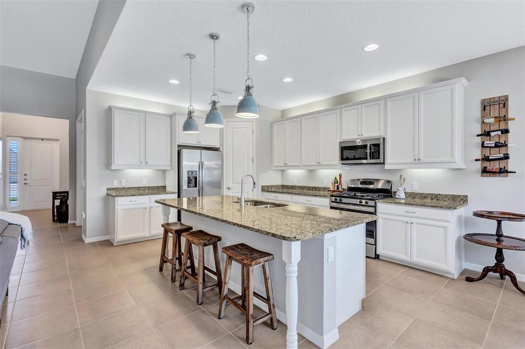 Bradenton, Florida, 34212, United States, 2 Bedrooms Bedrooms, ,2 BathroomsBathrooms,Residential,For Sale,1891618