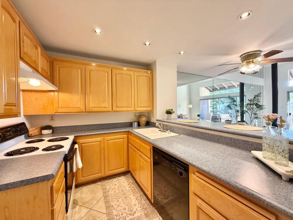 Long Beach, California, 90815, United States, 1 Bedroom Bedrooms, ,1 BathroomBathrooms,Residential,For Sale,1864208