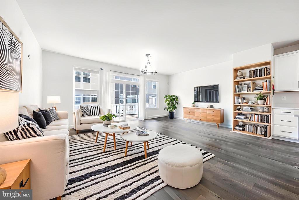 Haymarket, Virginia, 20169, United States, 3 Bedrooms Bedrooms, ,4 BathroomsBathrooms,Residential,For Sale,1904244