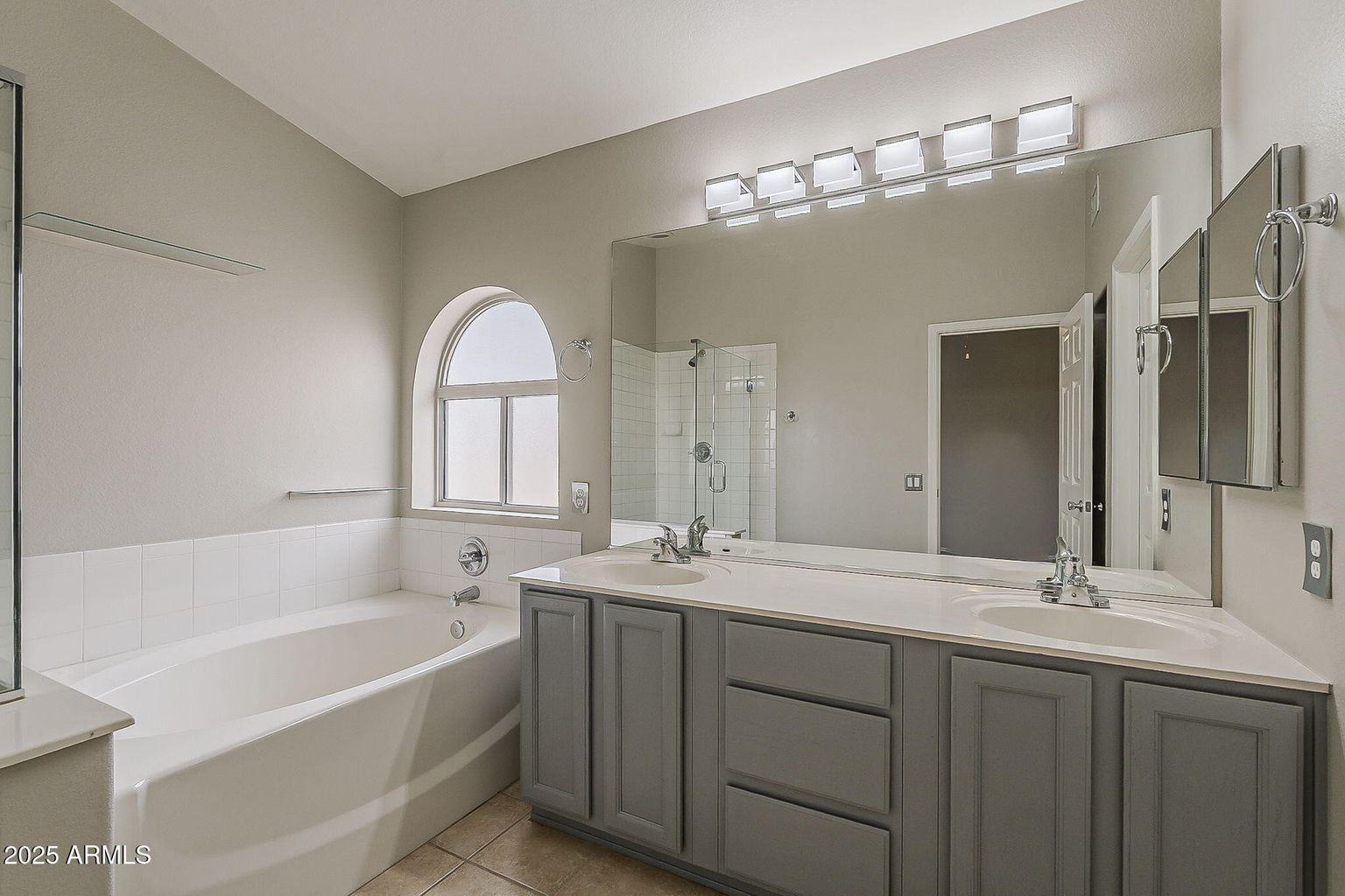 Phoenix, Arizona, 85044, United States, 3 Bedrooms Bedrooms, ,2 BathroomsBathrooms,Residential,For Sale,1938083