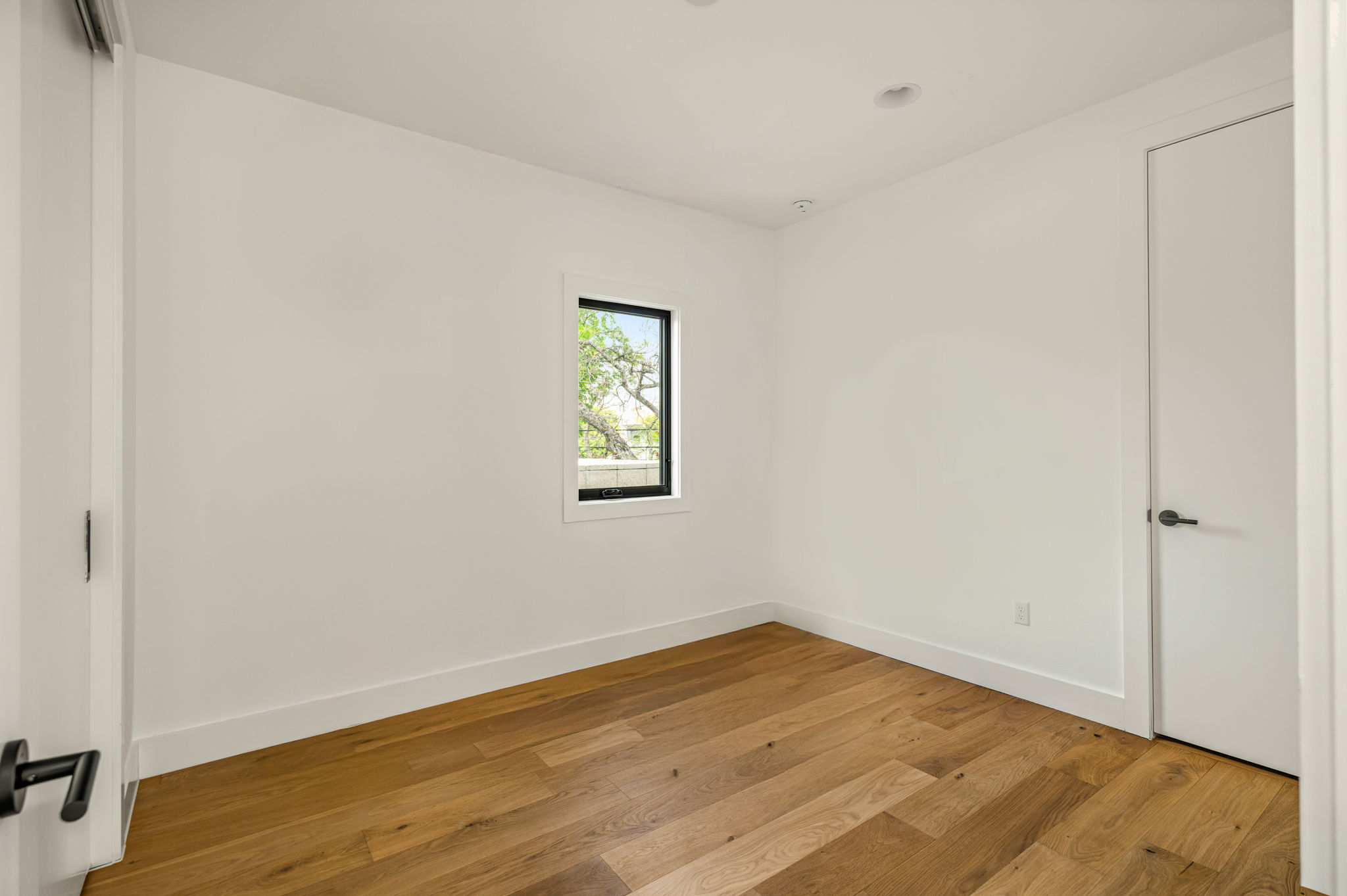  E. 2nd Sancuarty - 物件實景