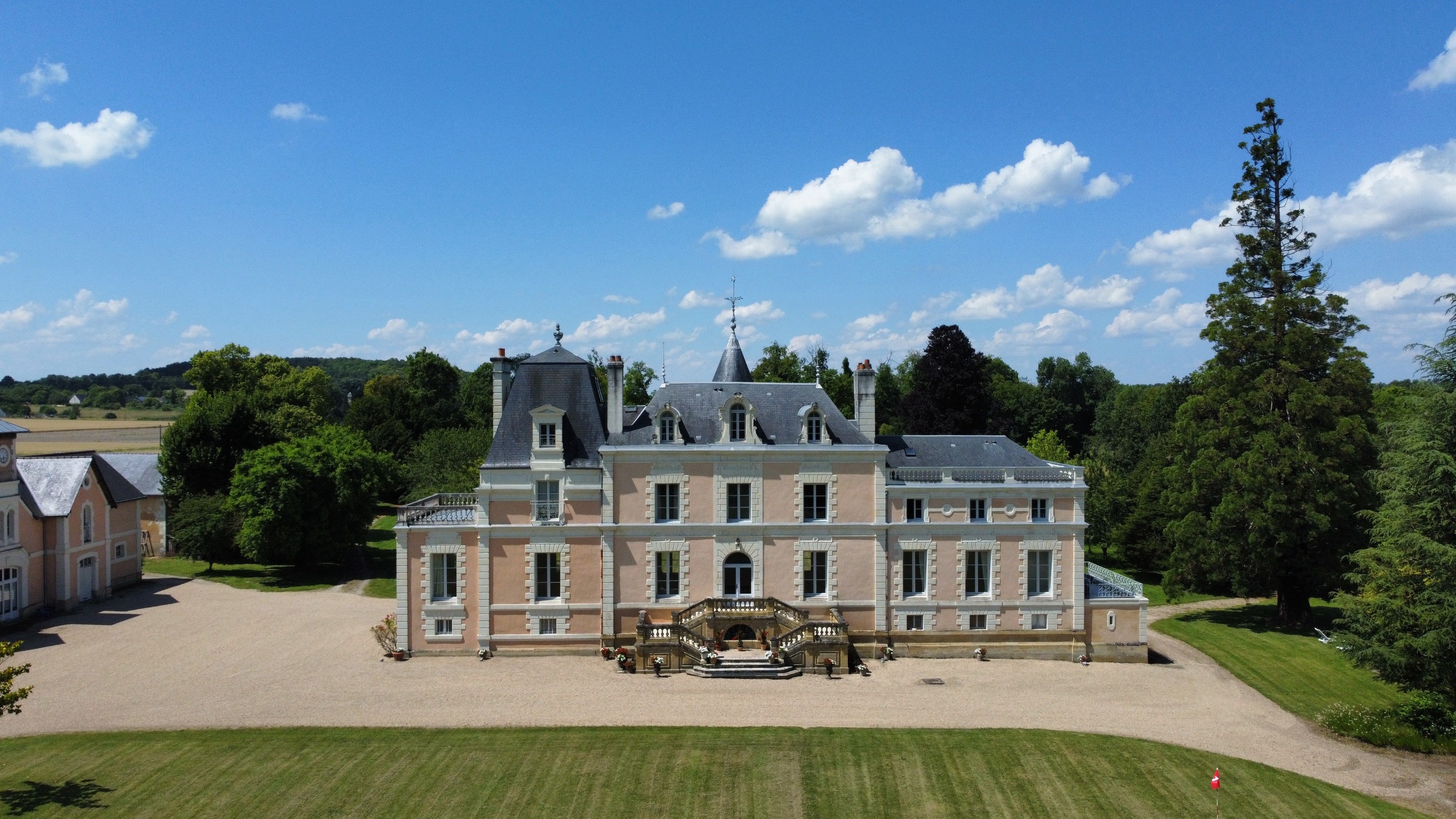  Castle in Loire Valley – Less than 10 minutes from the Royal Château of Chinon - 物件實景