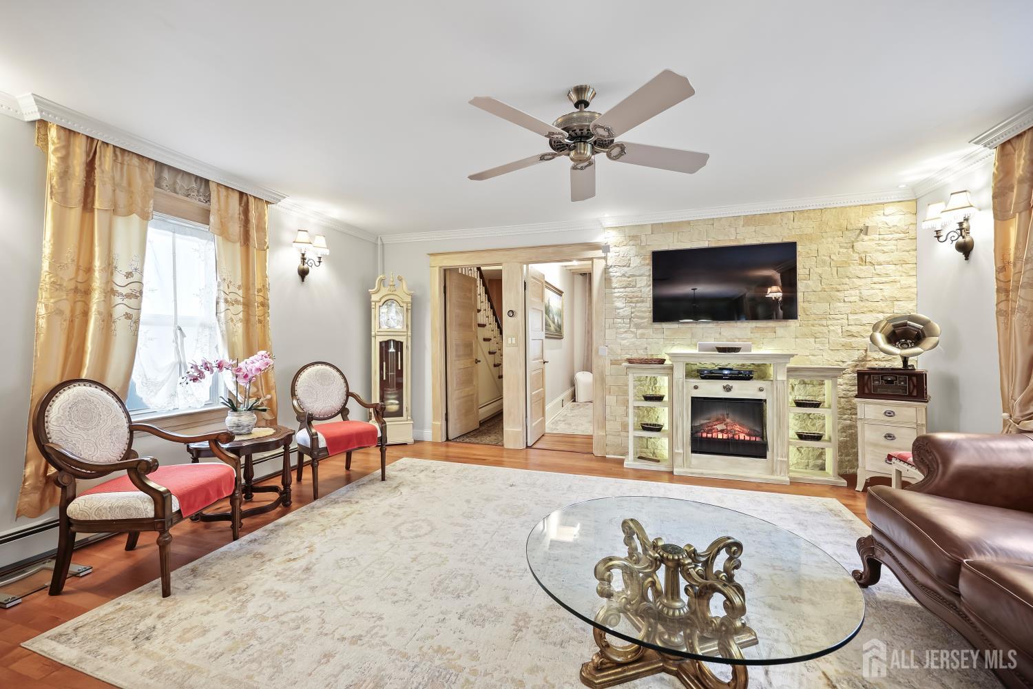 South Amboy, New Jersey, 08879, United States, 4 Bedrooms Bedrooms, ,3 BathroomsBathrooms,Residential,For Sale,1829503