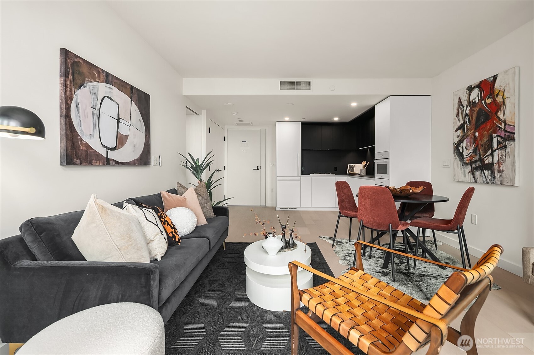 Seattle, Washington, 98101, United States, 1 Bedroom Bedrooms, ,1 BathroomBathrooms,Residential,For Sale,1873895
