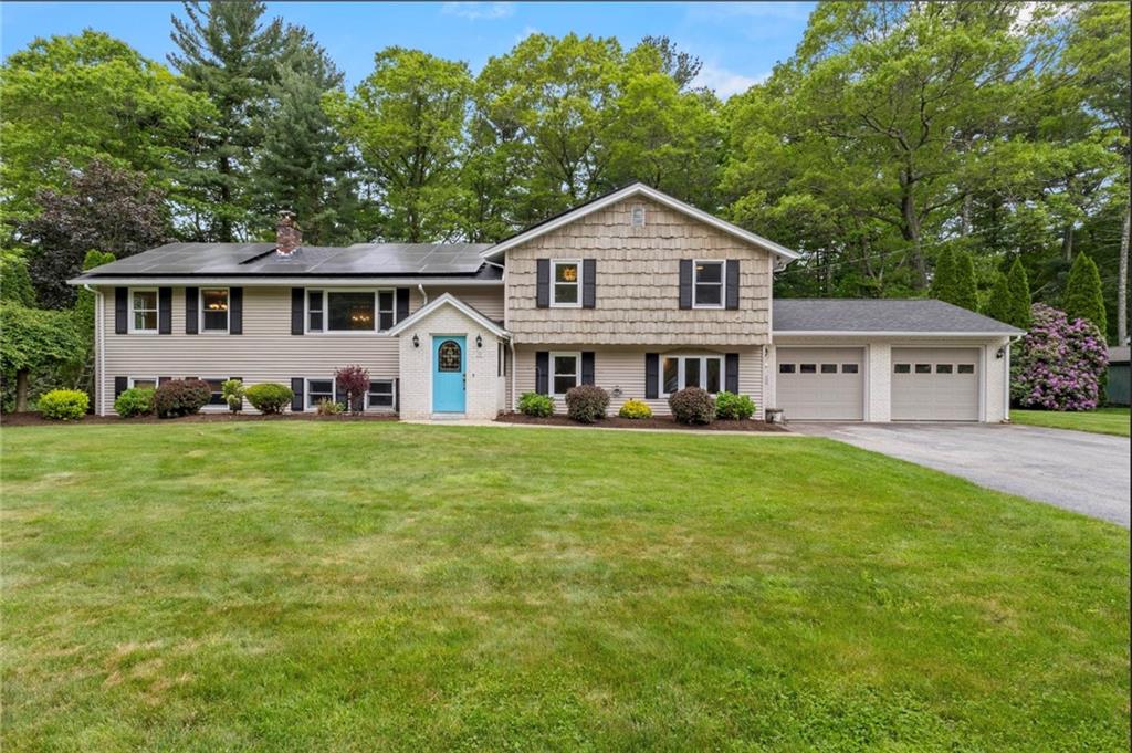 North Smithfield, Rhode Island, 02896, United States, 3 Bedrooms Bedrooms, ,3 BathroomsBathrooms,Residential,For Sale,1870589