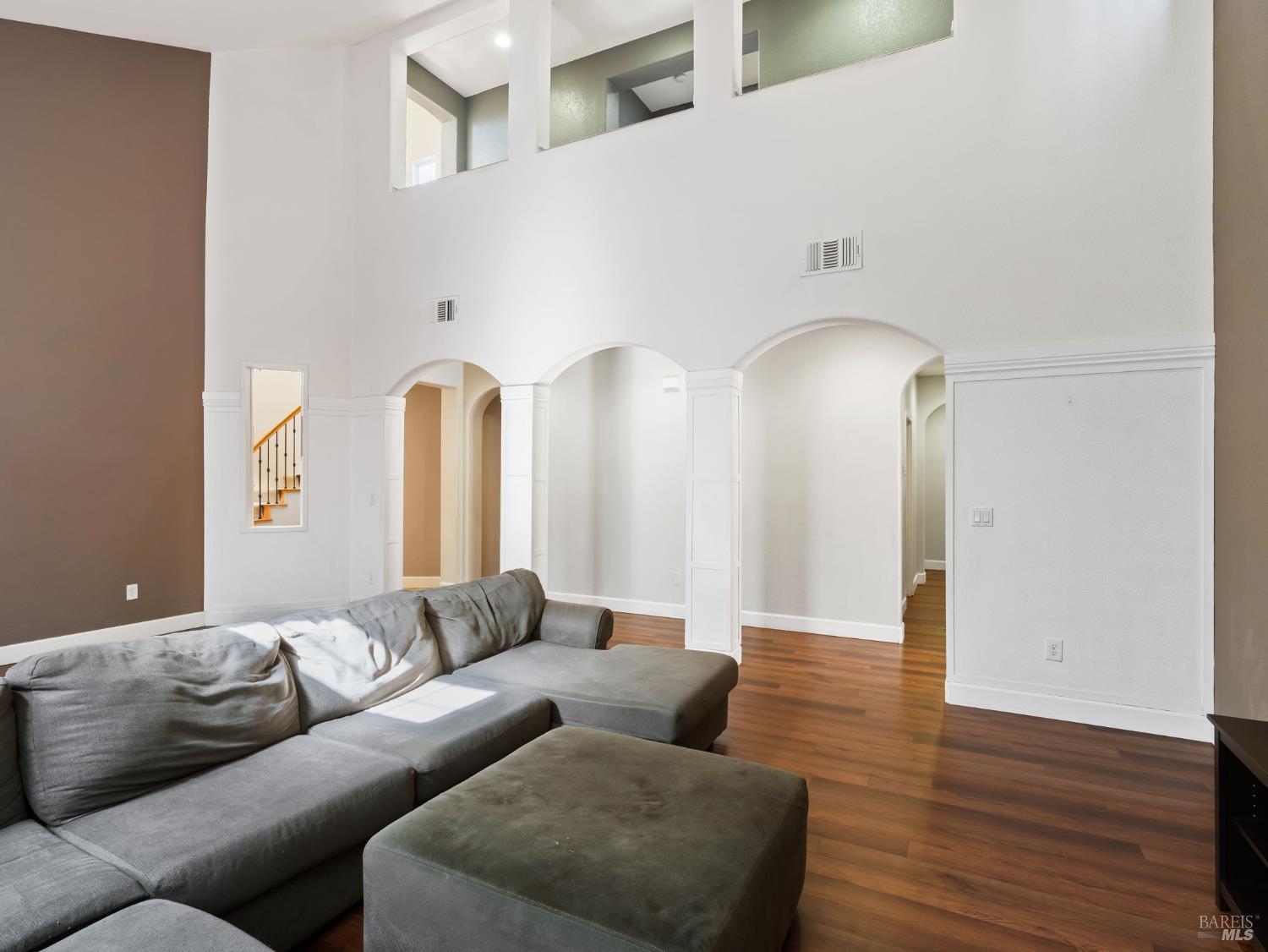 Vacaville, California, 95687, United States, 5 Bedrooms Bedrooms, ,4 BathroomsBathrooms,Residential,For Sale,1828372