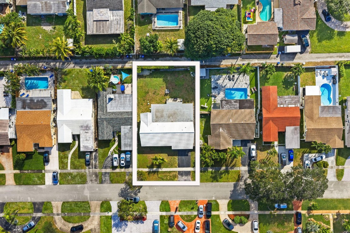 Hollywood, Florida, 33021, United States, 4 Bedrooms Bedrooms, ,2 BathroomsBathrooms,Residential,For Sale,2005930