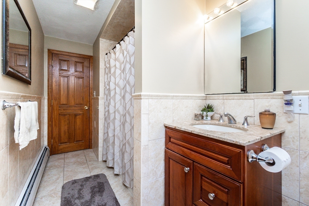 Saugus, Massachusetts, 01906, United States, 3 Bedrooms Bedrooms, ,2 BathroomsBathrooms,Residential,For Sale,1982387